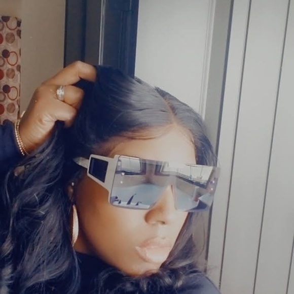 Fashionable Sunglasses - Picture 3 of 5